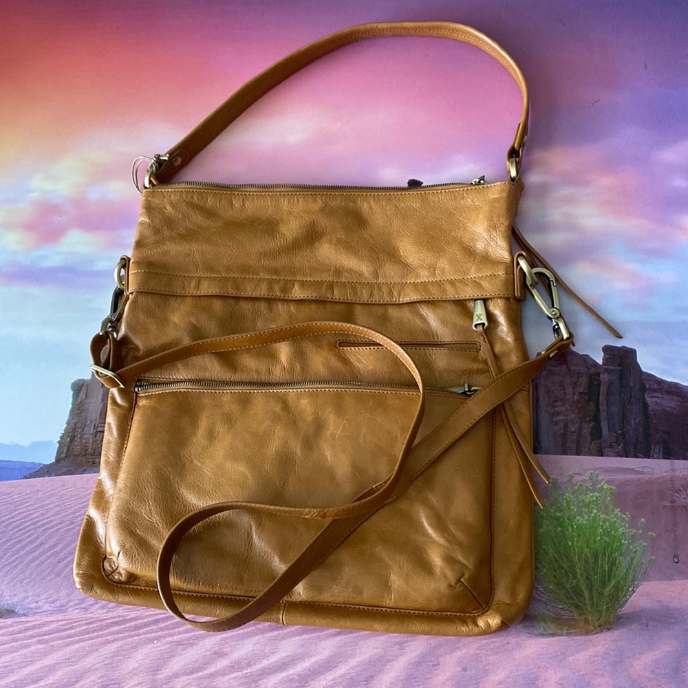 ๐ค๐NWT HOBO Leather Shoulder/Crossbody bag. - Picture 4 of 15